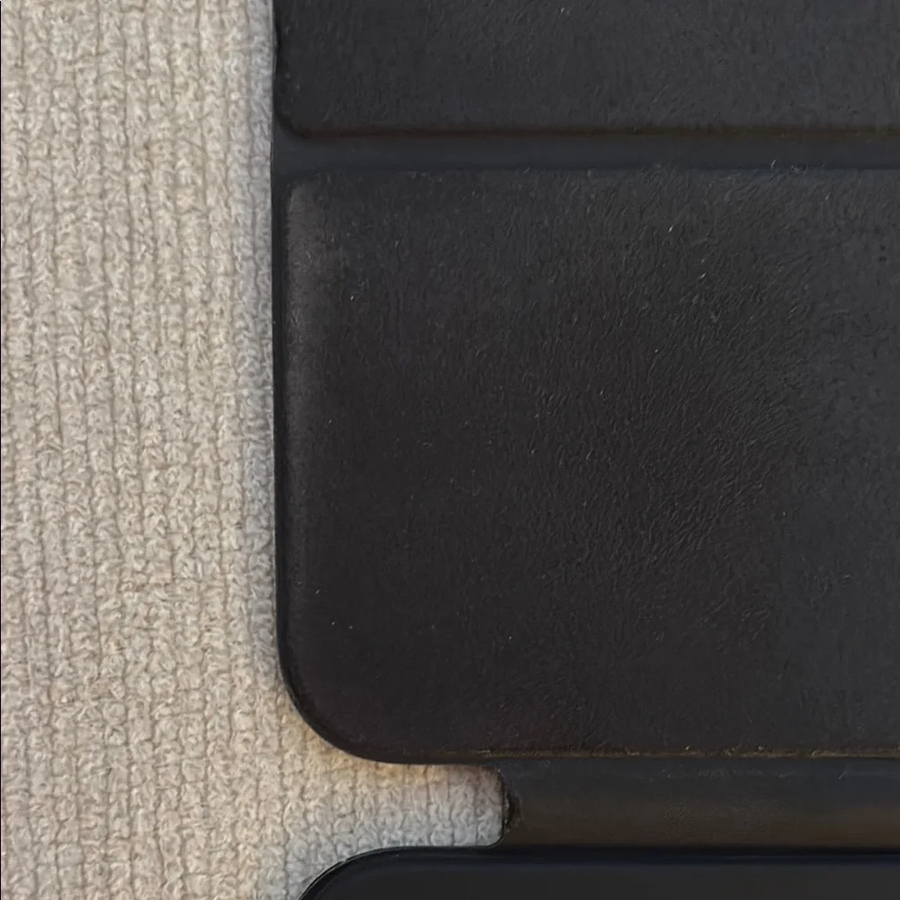 USED Apple Pencil 2 and Apple iPad Pro keyboard for 11 inch 2018 iPad Pro